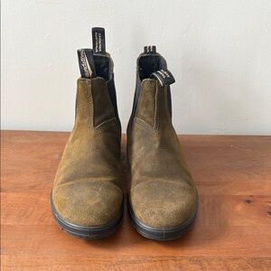 Olive Green Suede Blundstone’s Men 10.5